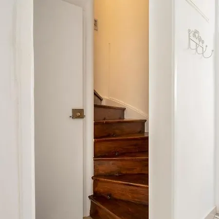 Grandmas House * Nazaré