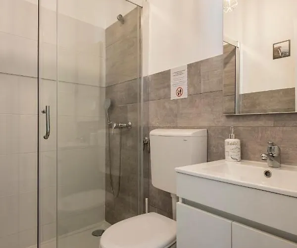 Grandmas House * Nazaré