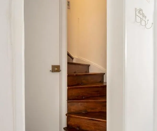 Grandmas House * Nazaré